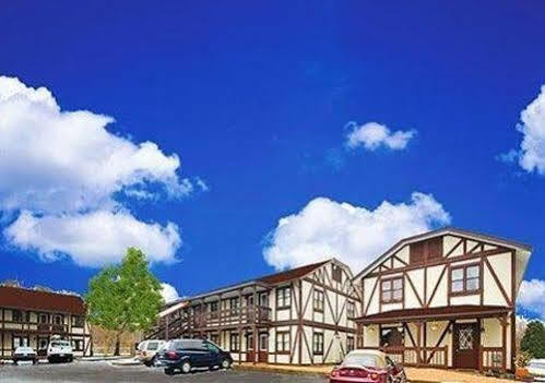 Rodeway Inn And Suites Newport News Exterior photo